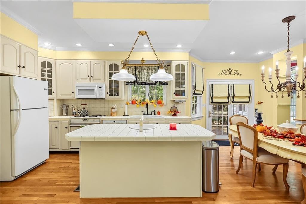 Single Family Residence at 415 Trimtown Road, Scituate, photo 6 of 49