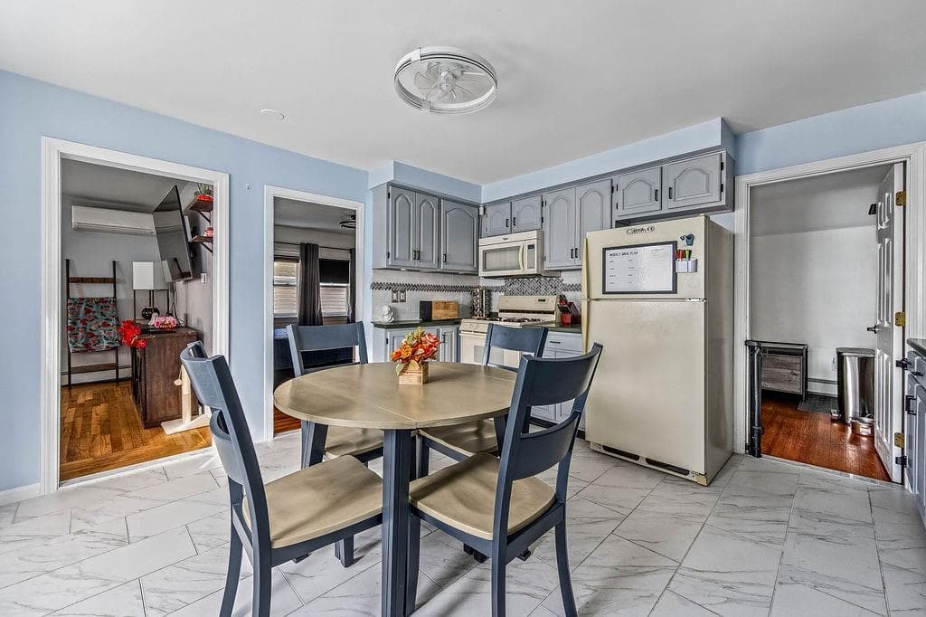 Single Family Residence at 114 Crown Avenue, East Providence, photo 10 of 17