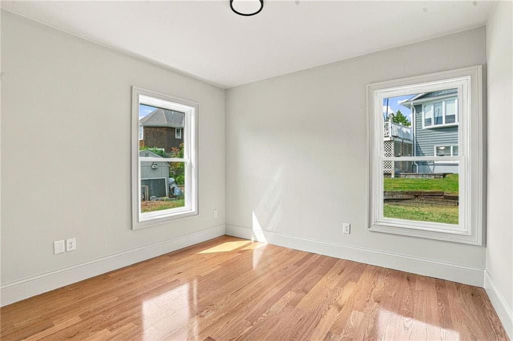 Single Family Residence at 127 Woodbine Avenue, Warwick, photo 26 of 49