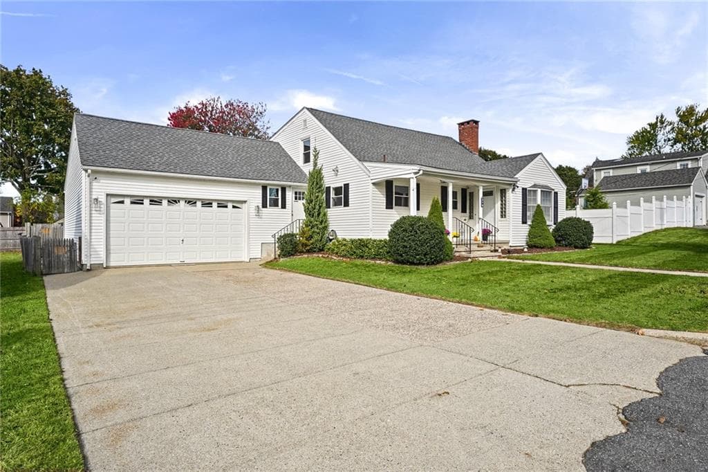 Single Family Residence at 379 Dover Avenue, East Providence, photo 2 of 46