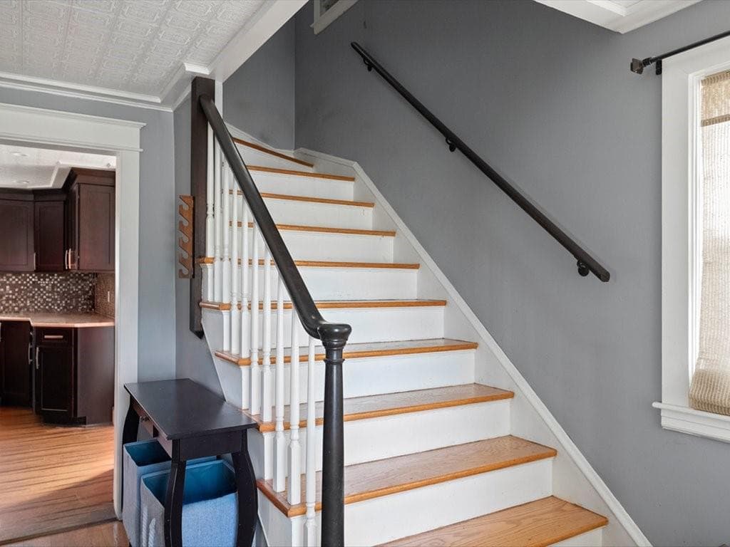 Single Family Residence at 34 Spenstone Avenue, Cranston, photo 6 of 23