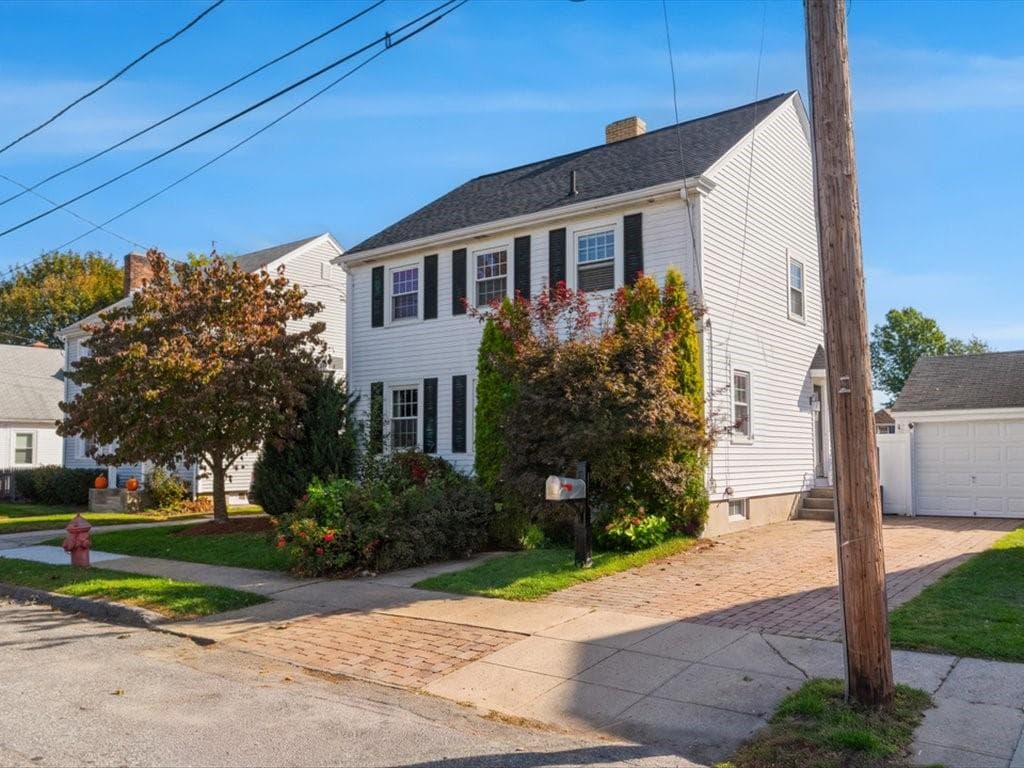 Single Family Residence at 34 Spenstone Avenue, Cranston, photo 3 of 23