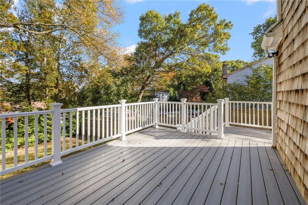 Single Family Residence at 16 Triton Drive, North Kingstown, photo 6 of 47