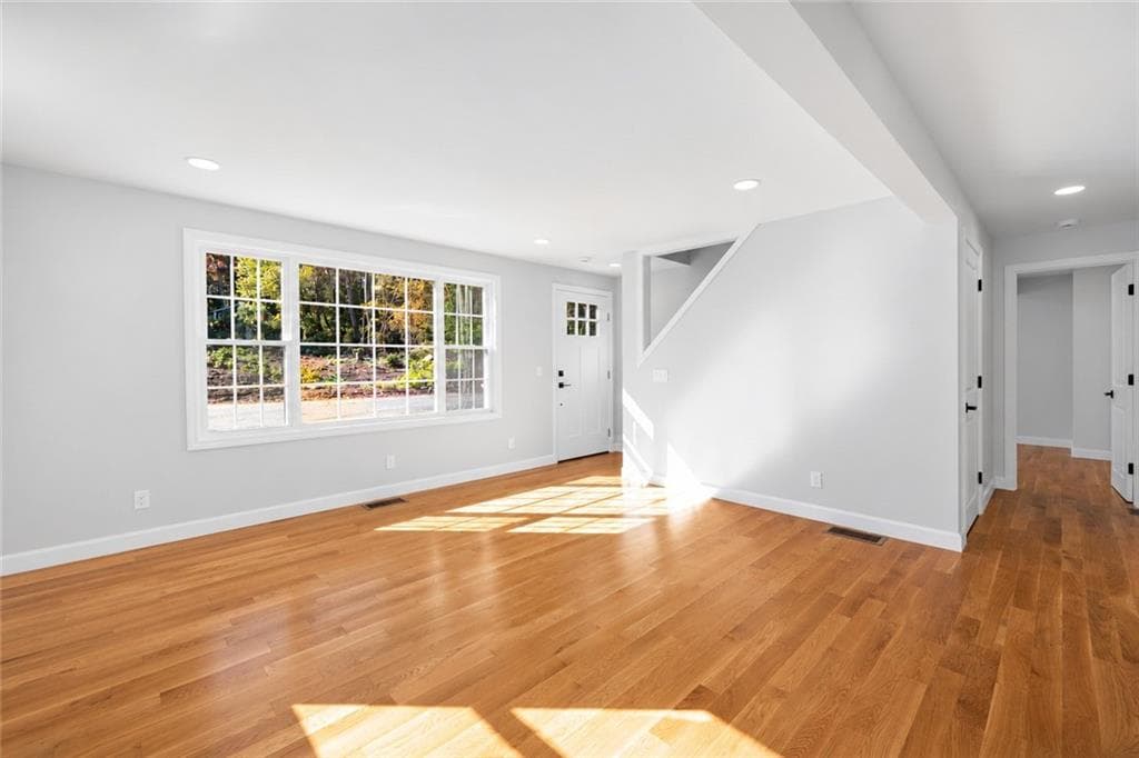 Single Family Residence at 16 Triton Drive, North Kingstown, photo 13 of 47