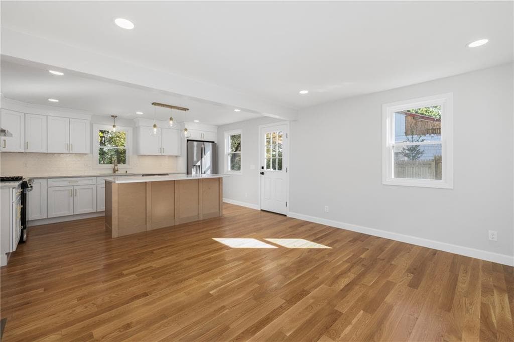 Single Family Residence at 16 Triton Drive, North Kingstown, photo 12 of 47