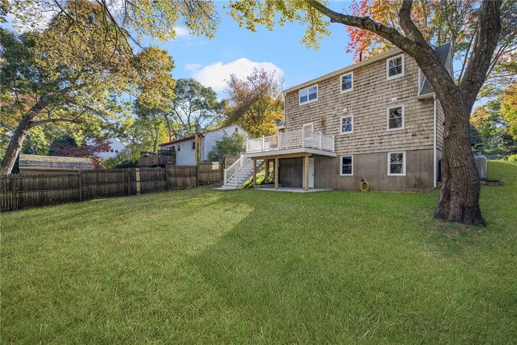 Single Family Residence at 16 Triton Drive, North Kingstown, photo 5 of 47