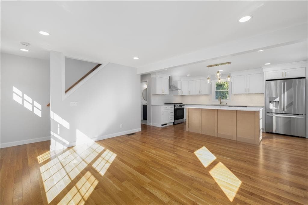 Single Family Residence at 16 Triton Drive, North Kingstown, photo 9 of 47