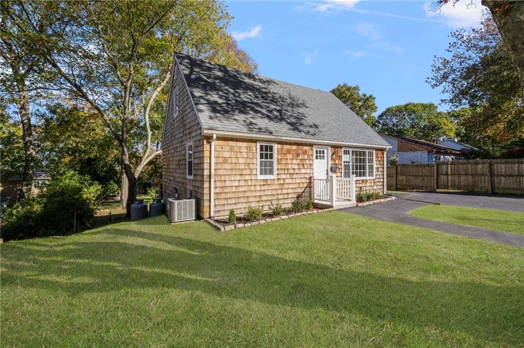 Single Family Residence at 16 Triton Drive, North Kingstown, photo 38 of 47