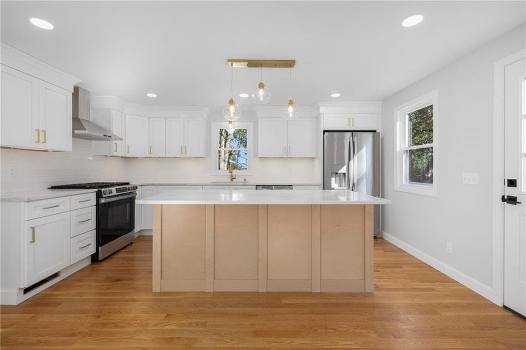Single Family Residence at 16 Triton Drive, North Kingstown, photo 11 of 47