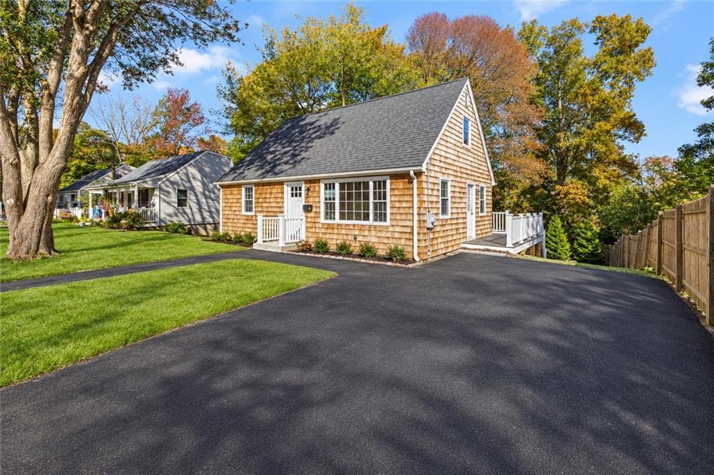 Single Family Residence at 16 Triton Drive, North Kingstown, photo 39 of 47