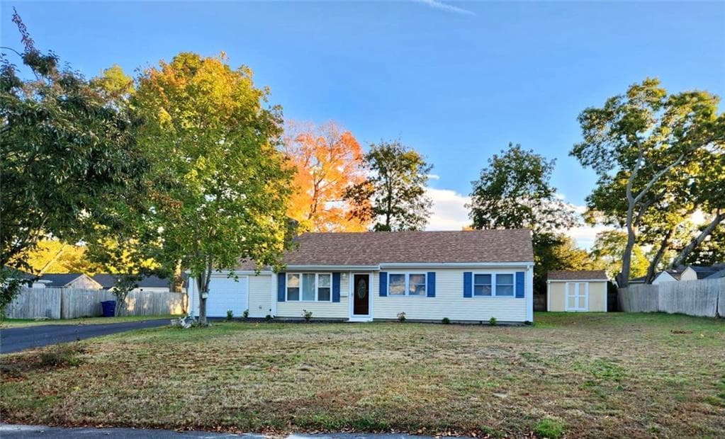 Single Family Residence at 198 Gainesville Drive, Warwick, photo 2 of 18