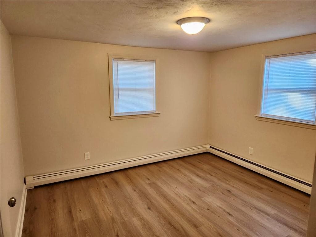 Single Family Residence at 198 Gainesville Drive, Warwick, photo 13 of 18