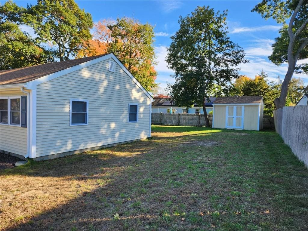 Single Family Residence at 198 Gainesville Drive, Warwick, photo 16 of 18