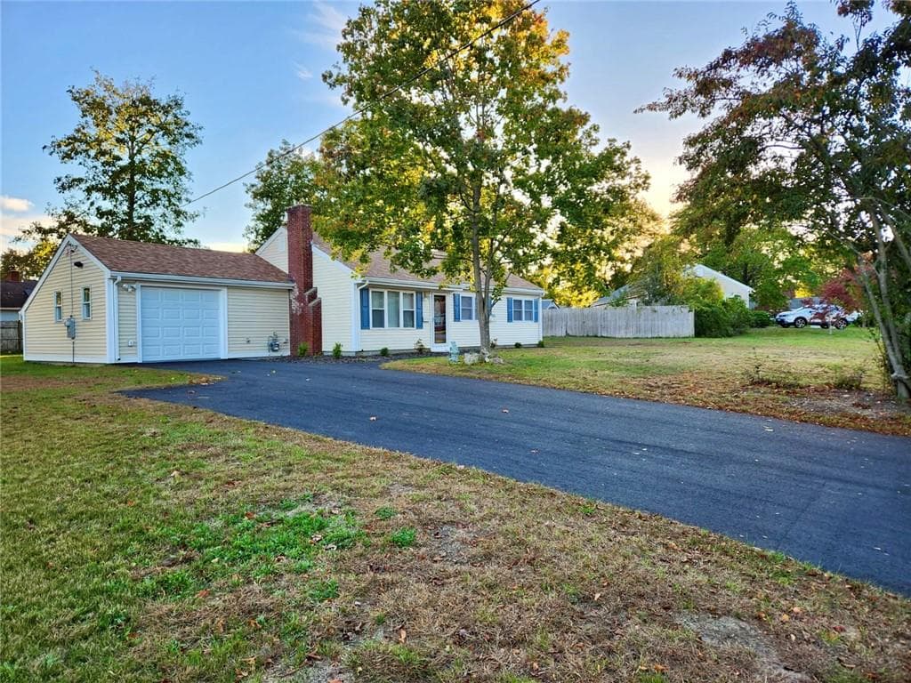Single Family Residence at 198 Gainesville Drive, Warwick, photo 3 of 18