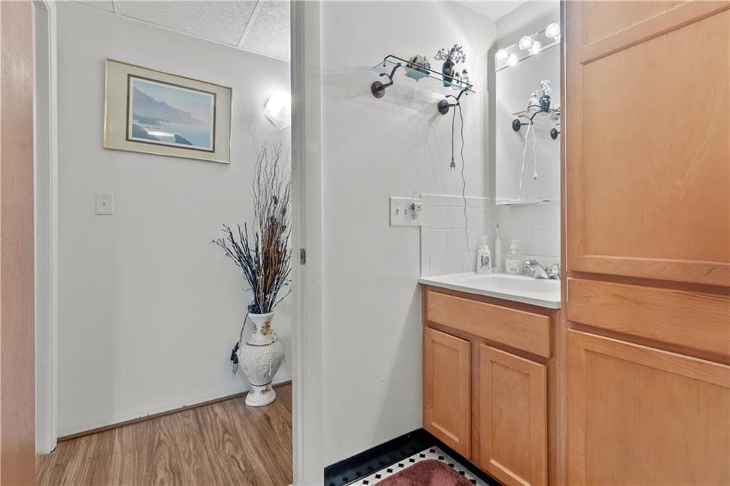 Condominium at 510 Child Street UNIT 105B, Warren, photo 22 of 28