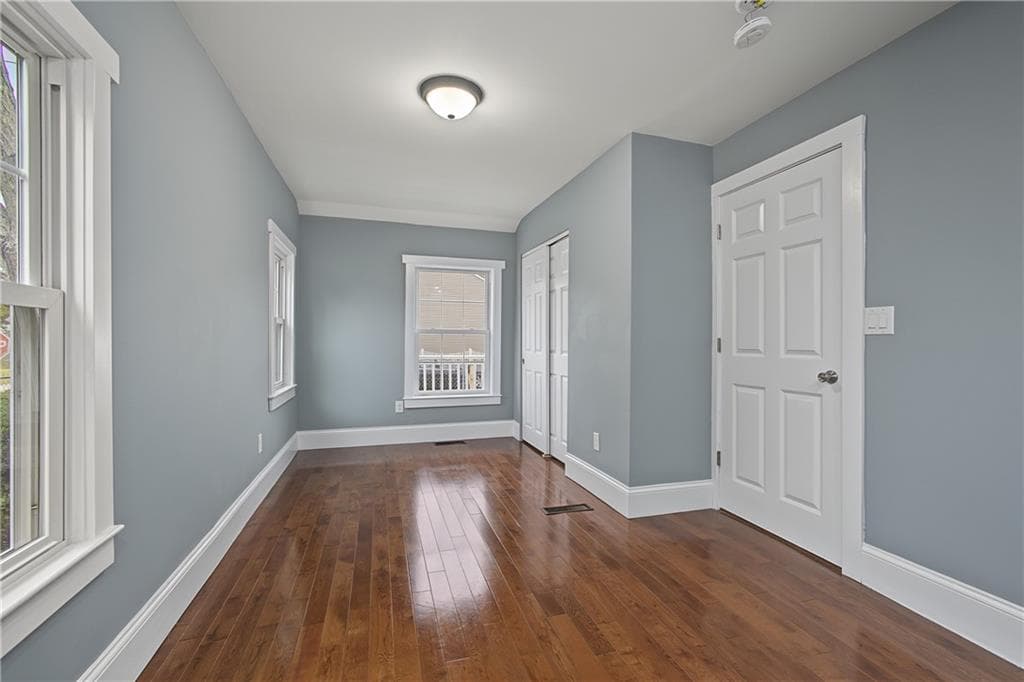 Single Family Residence at 51 Graham Avenue, Warwick, photo 10 of 19