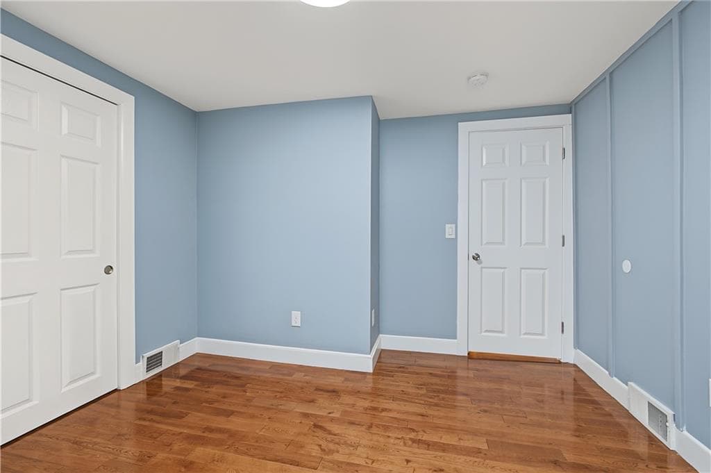 Single Family Residence at 51 Graham Avenue, Warwick, photo 8 of 19