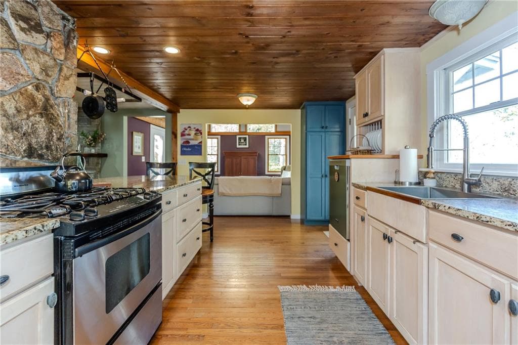 Single Family Residence at 50 Wellstown Road, Hopkinton, photo 13 of 49