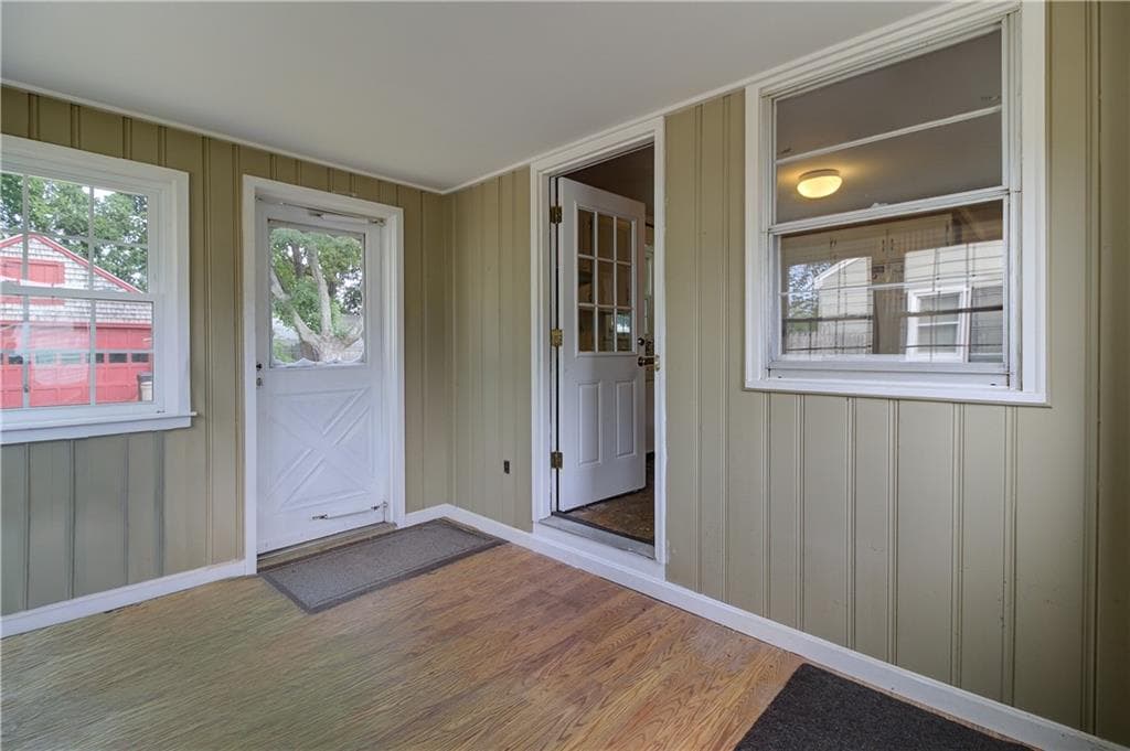 Single Family Residence at 73 lindy Avenue, East Providence, photo 11 of 39
