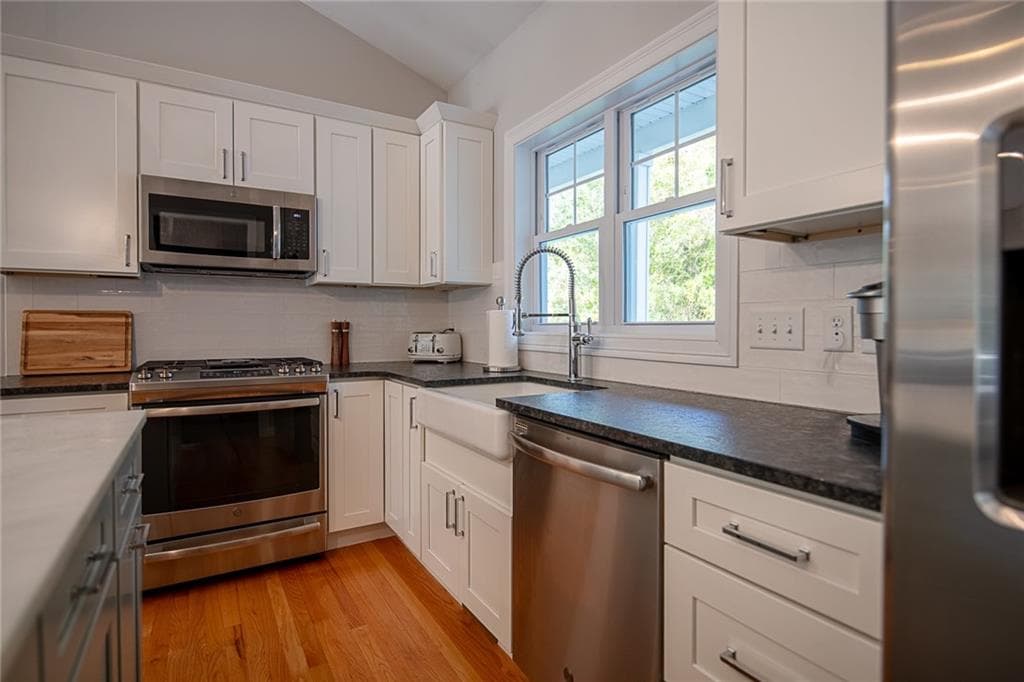 Single Family Residence at 2242 Post Road, South Kingstown, photo 5 of 33