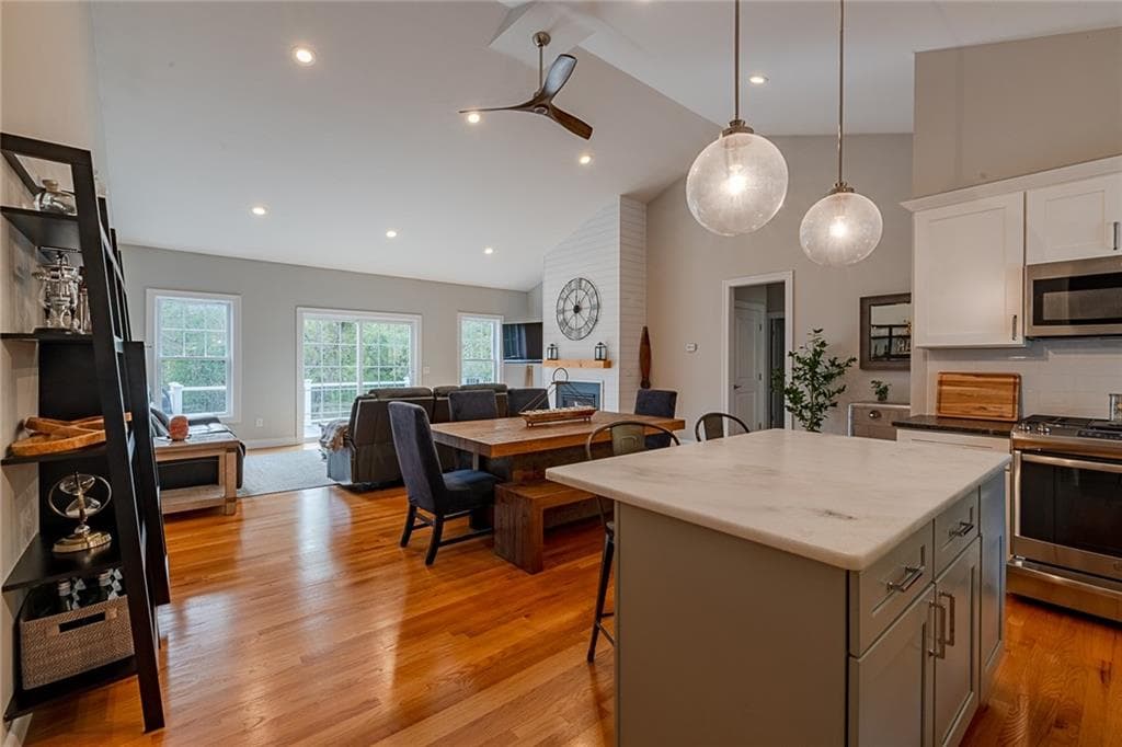 Single Family Residence at 2242 Post Road, South Kingstown, photo 20 of 33
