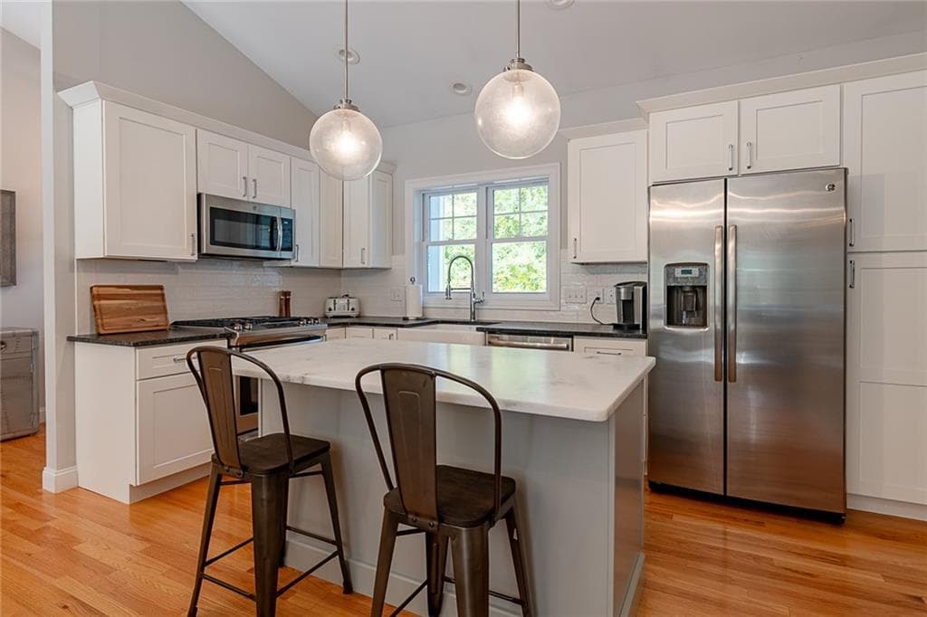Single Family Residence at 2242 Post Road, South Kingstown, photo 4 of 33