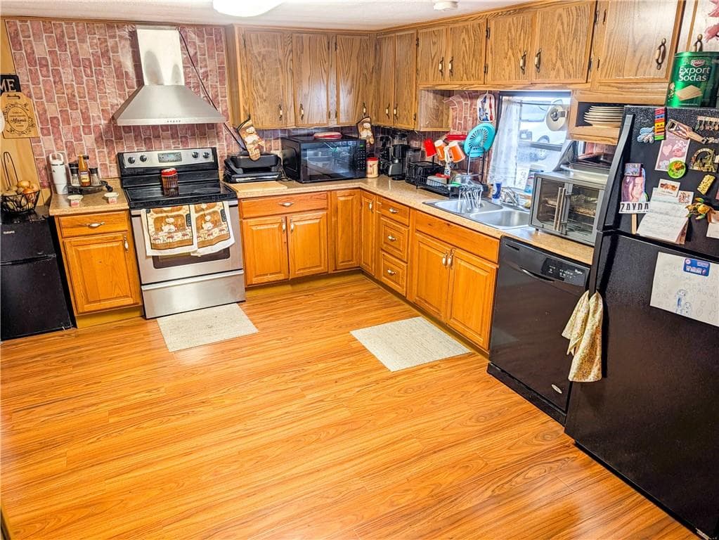 Single Family Residence at 24 Stephanie Drive, Pawtucket, photo 8 of 19