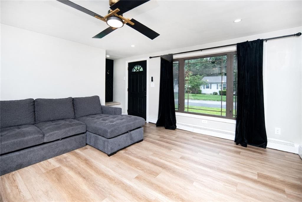 Single Family Residence at 123 Lockhaven Road, Warwick, photo 11 of 26