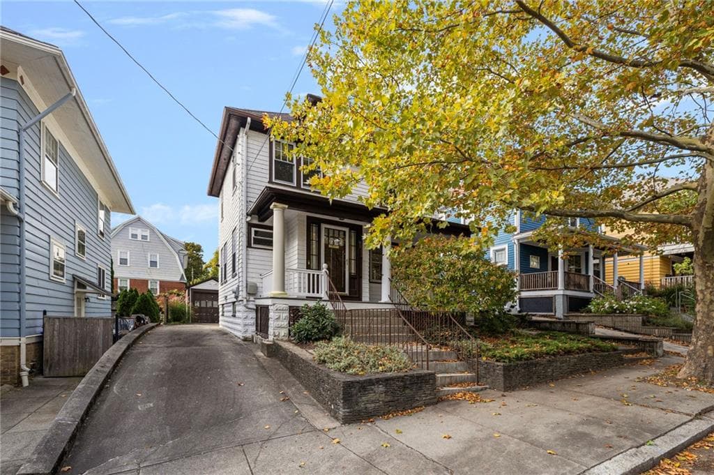 Single Family Residence at 93 Overhill Road, Providence, photo 2 of 41