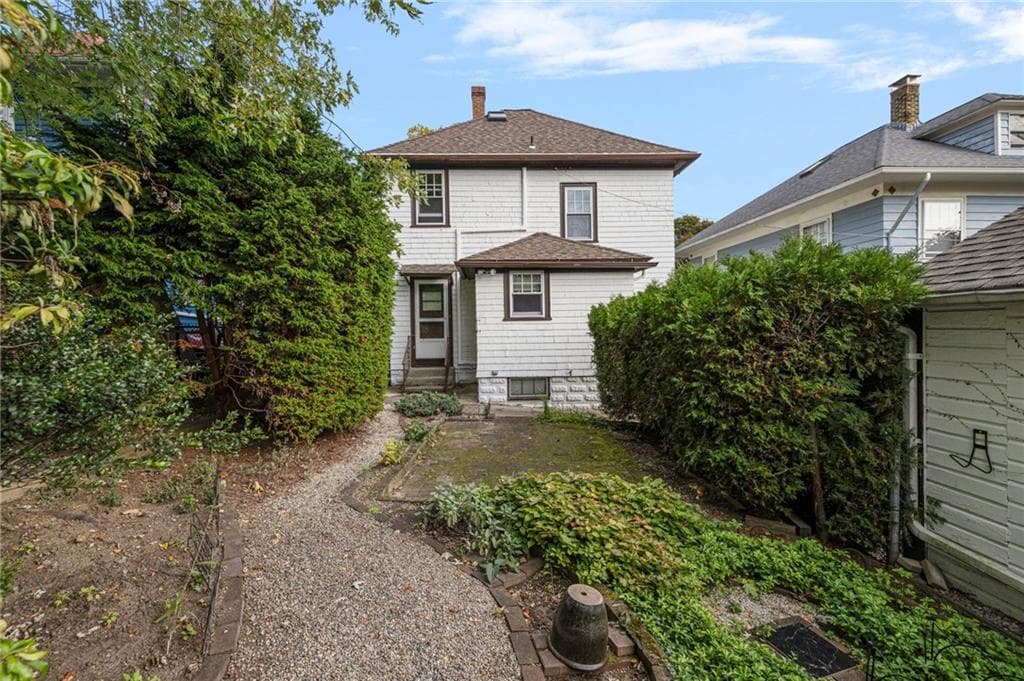 Single Family Residence at 93 Overhill Road, Providence, photo 5 of 41