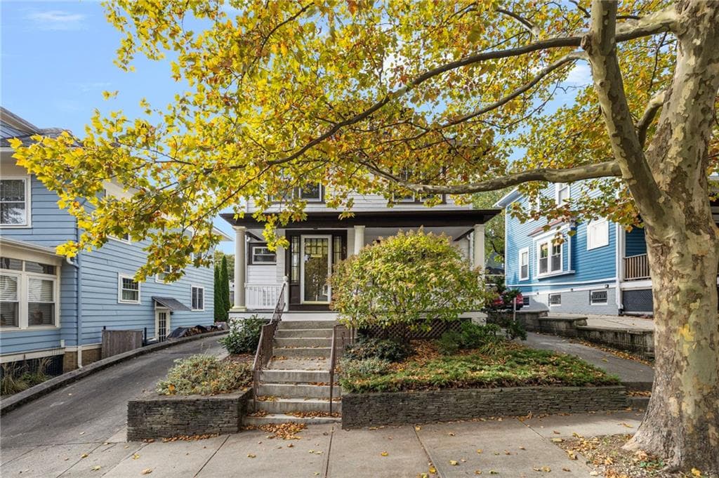 Single Family Residence at 93 Overhill Road, Providence, photo 4 of 41