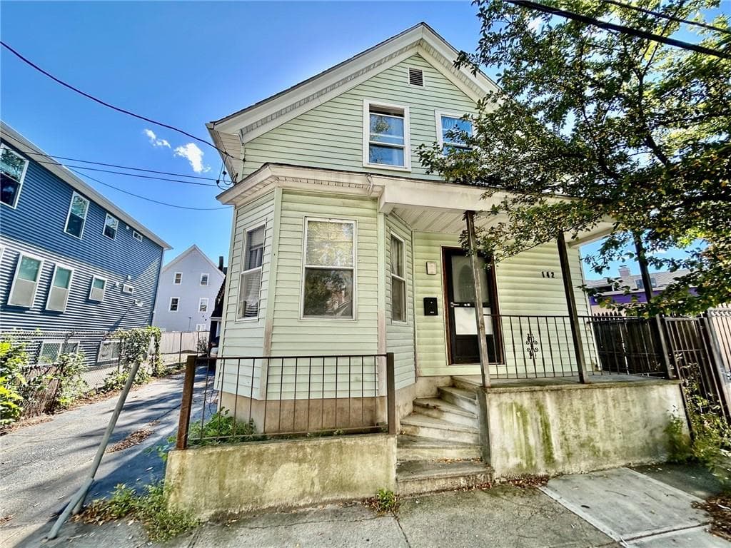 Single Family Residence at 142 Houston Street, Providence, photo 2 of 25
