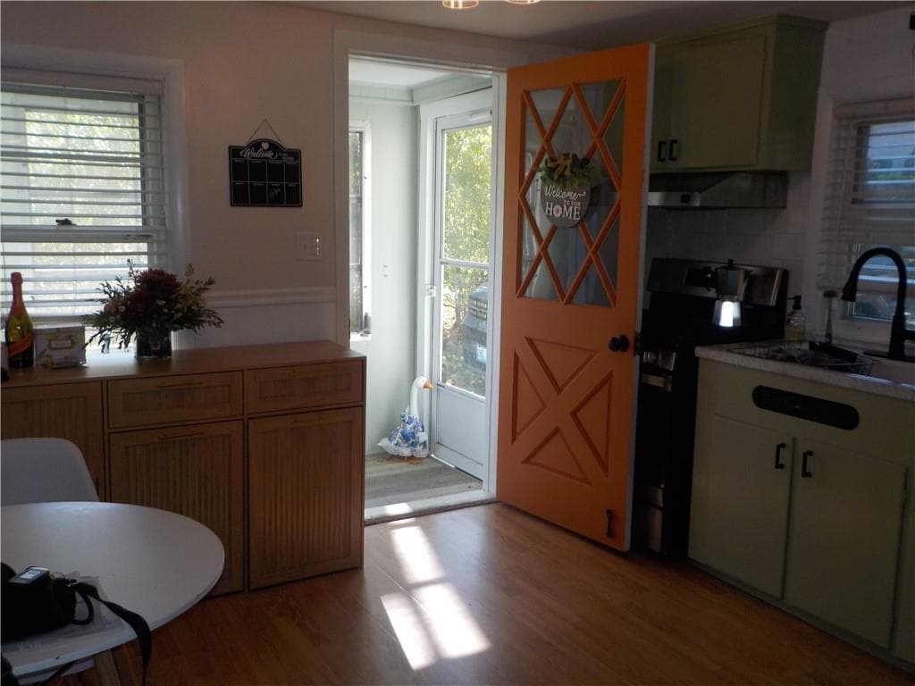 Single Family Residence at 122 Fairfield Avenue, Woonsocket, photo 7 of 20