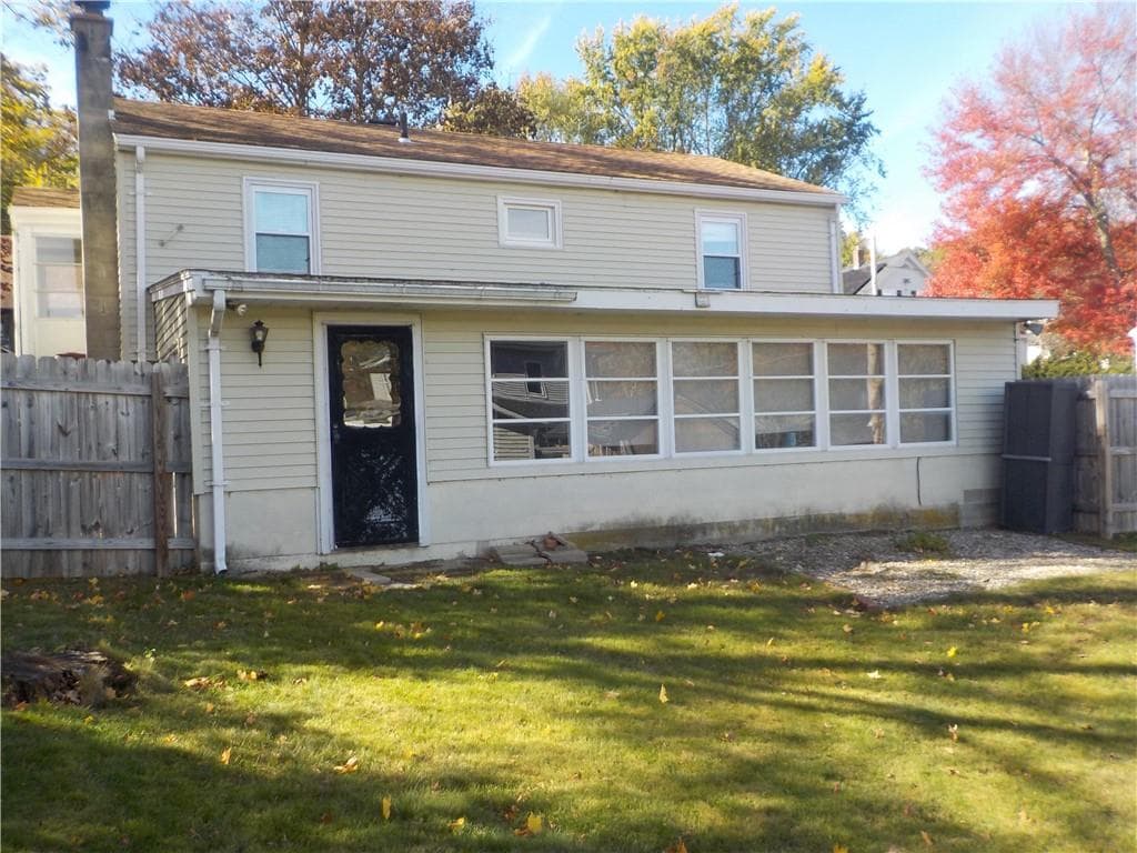 Single Family Residence at 122 Fairfield Avenue, Woonsocket, photo 18 of 20