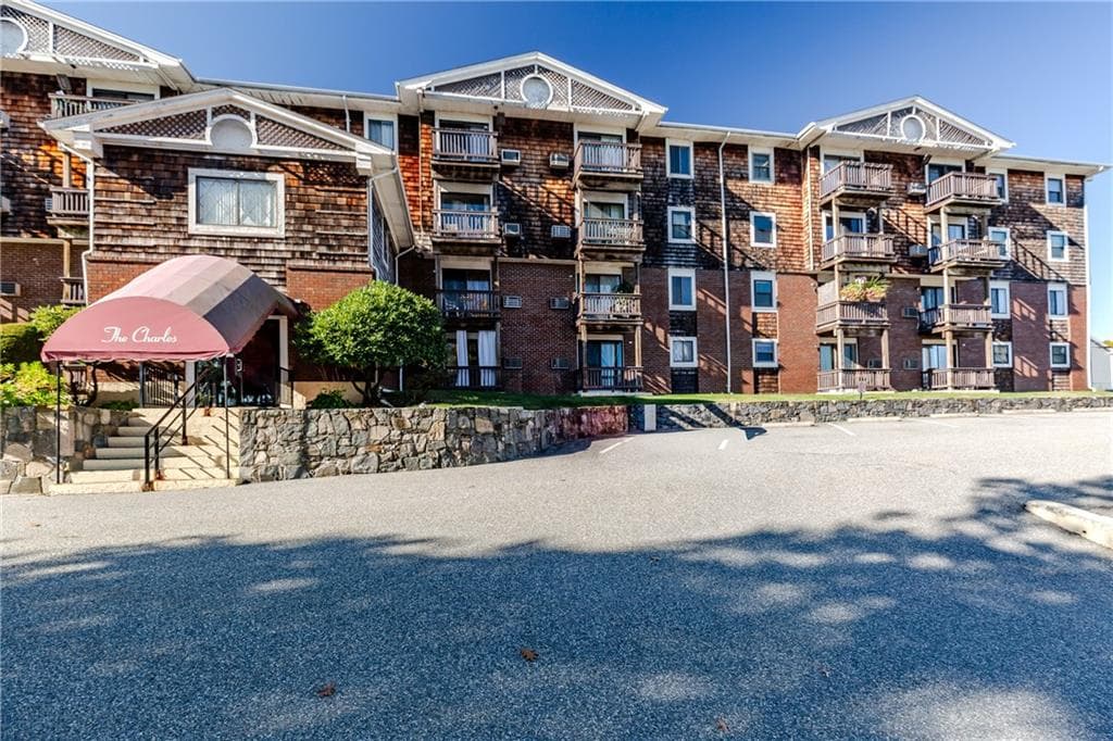Condominium at 1190 Charles Street, North Providence, photo 3 of 27