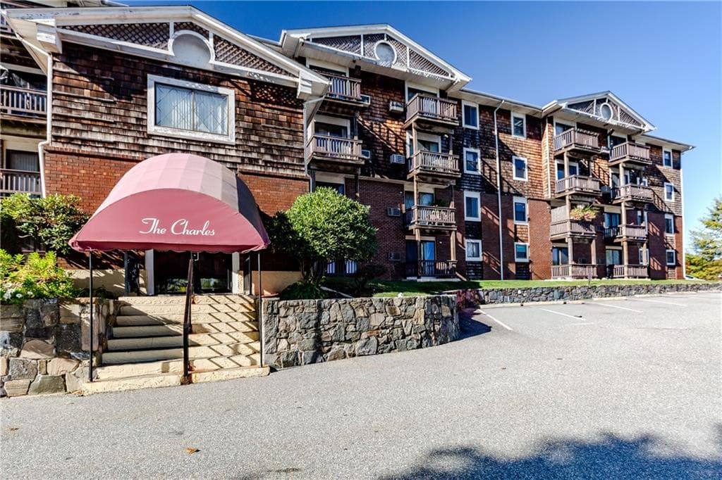 Condominium at 1190 Charles Street, North Providence, photo 4 of 27