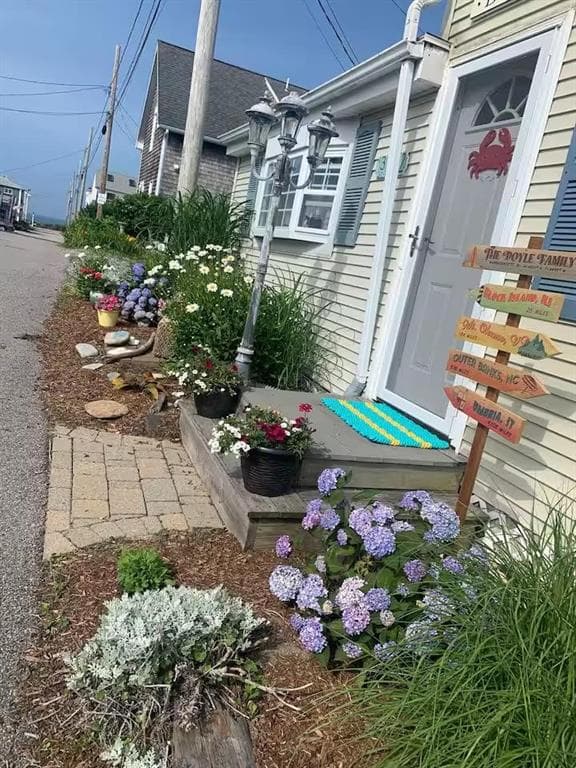 Single Family Residence at 3 Lane 2, Narragansett, photo 4 of 17