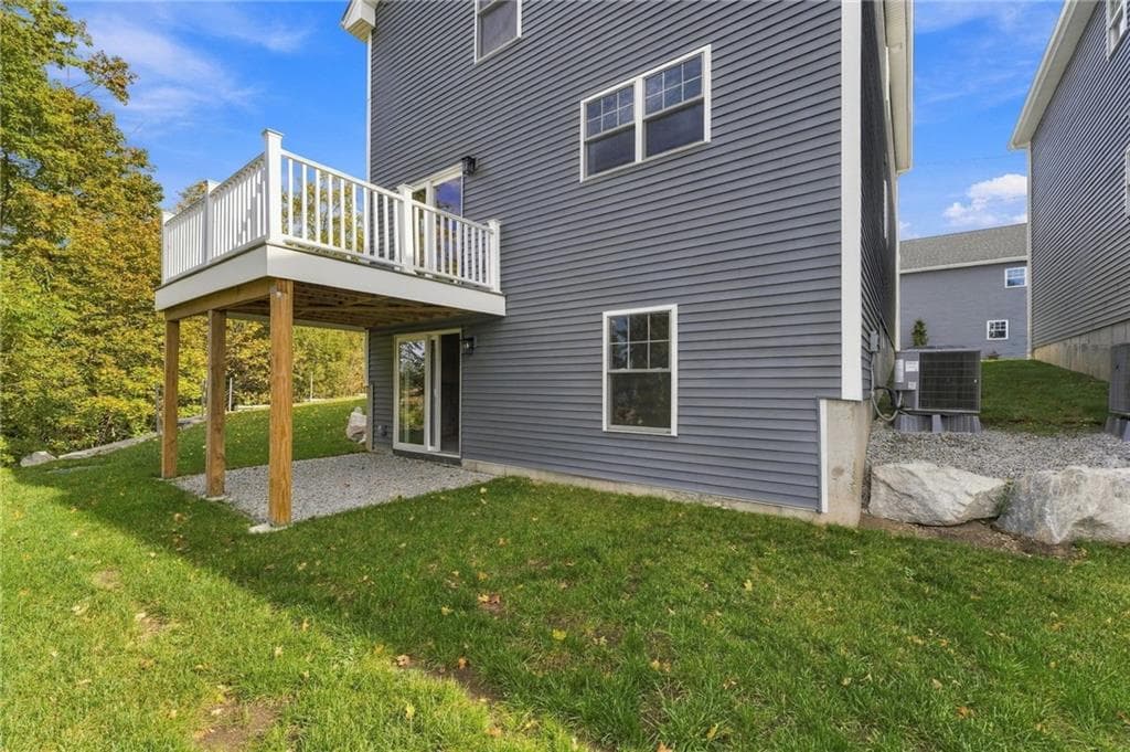 Condominium at 8 Teresa Ann Crossing, West Warwick, photo 6 of 8