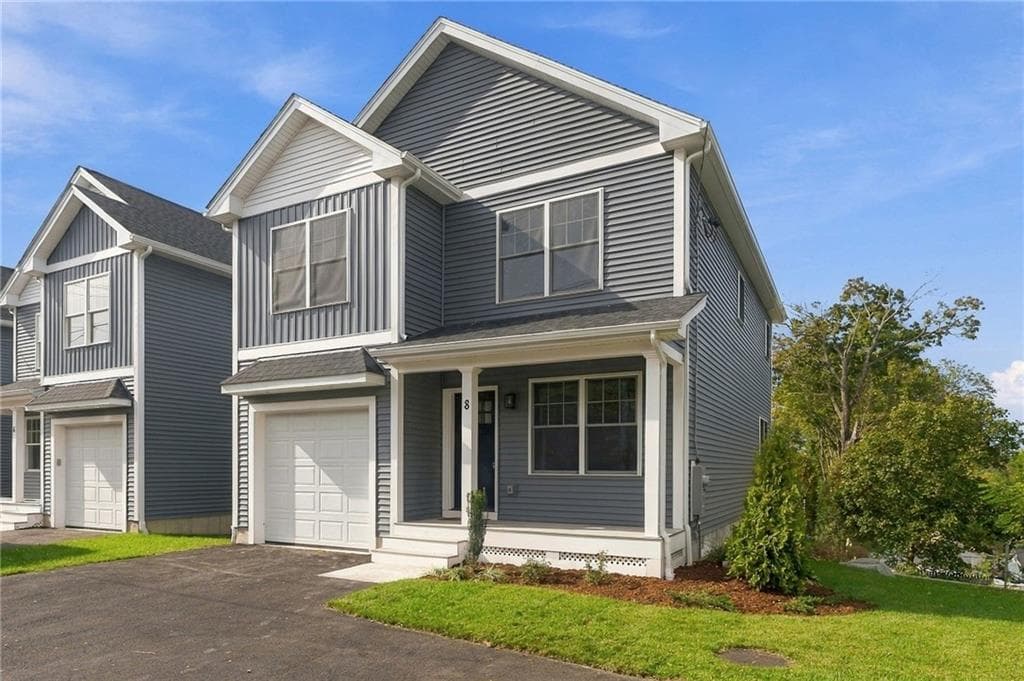 Condominium at 8 Teresa Ann Crossing, West Warwick, photo 4 of 8
