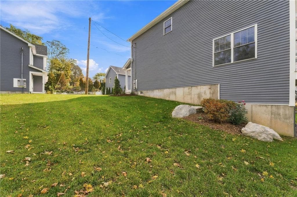 Condominium at 8 Teresa Ann Crossing, West Warwick, photo 8 of 8
