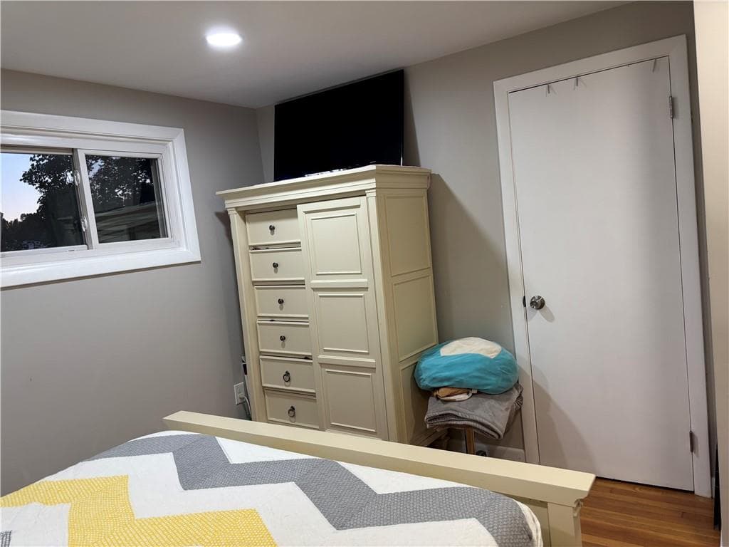 Single Family Residence at 24 Golini Drive, Johnston, photo 15 of 32