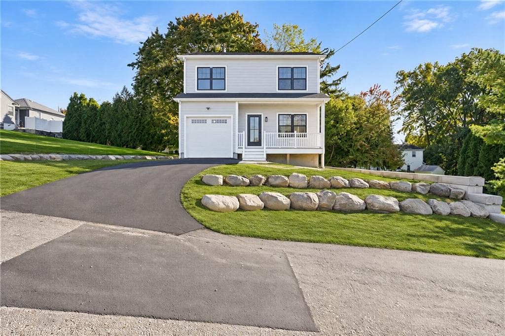 Single Family Residence at 24 Brentwood Drive, Johnston, photo 2 of 44