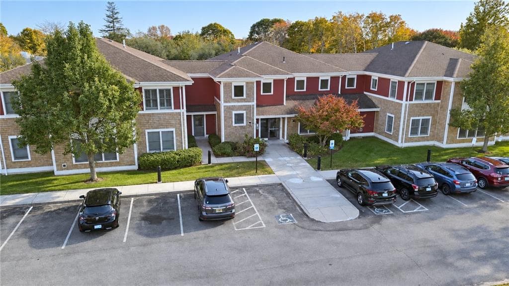 Condominium at 190 Clarke Road UNIT 101, Narragansett, photo 3 of 31