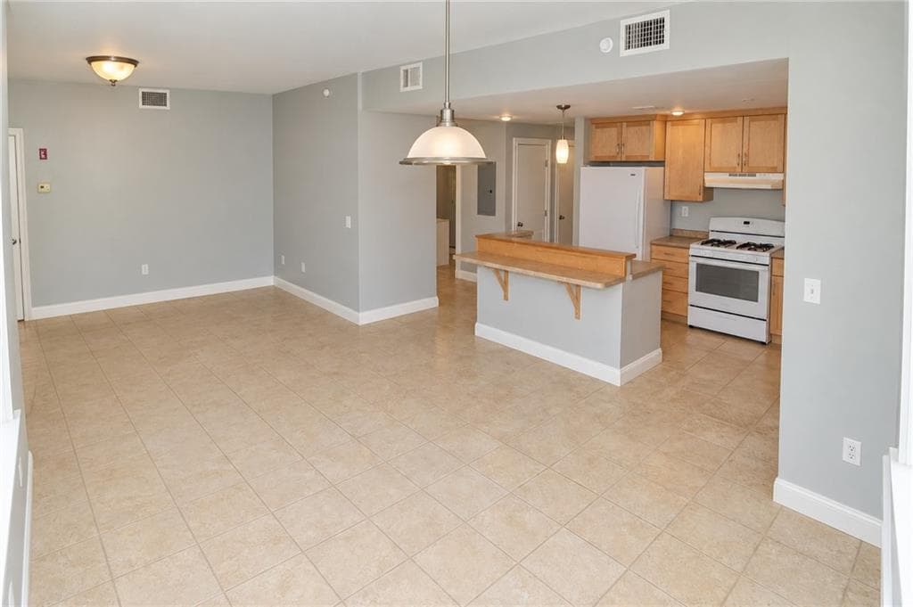 Condominium at 190 Clarke Road UNIT 101, Narragansett, photo 5 of 31