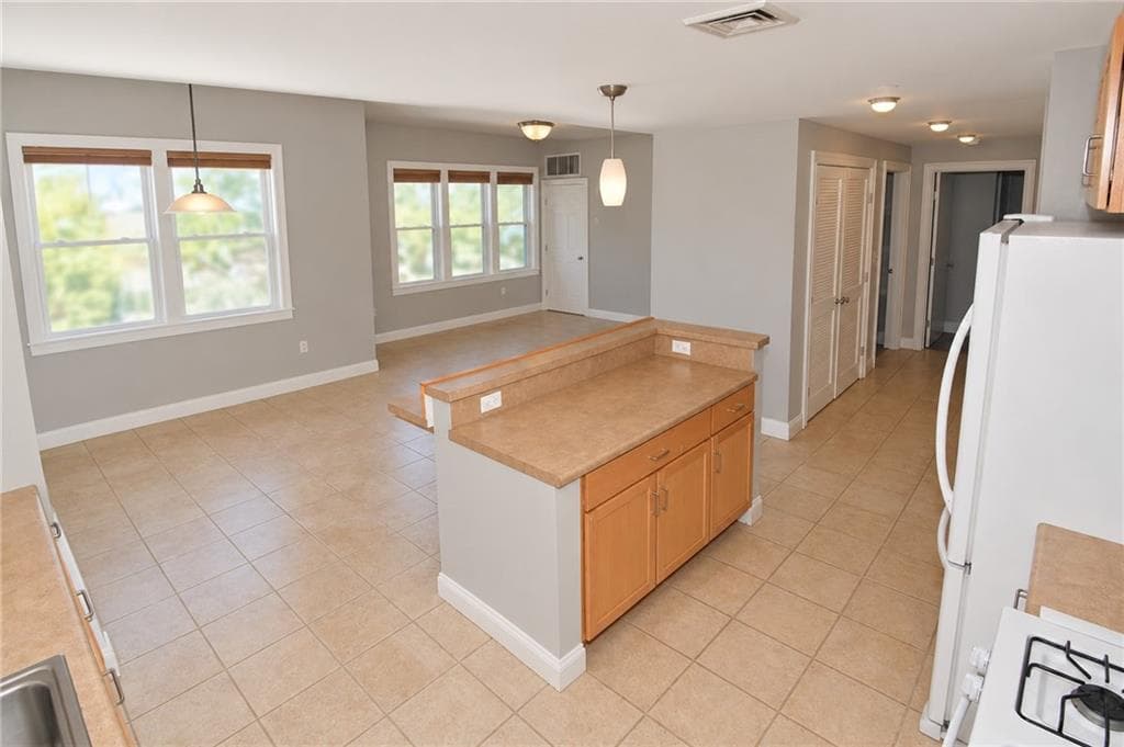 Condominium at 190 Clarke Road UNIT 101, Narragansett, photo 4 of 31