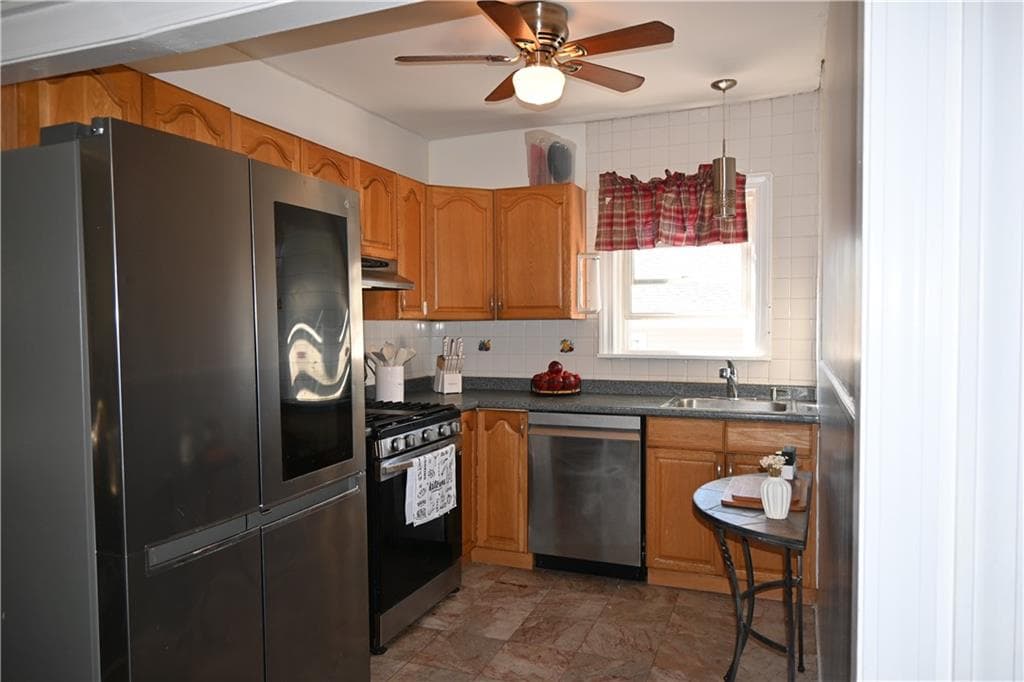 Single Family Residence at 44 What Cheer Avenue, Providence, photo 13 of 29