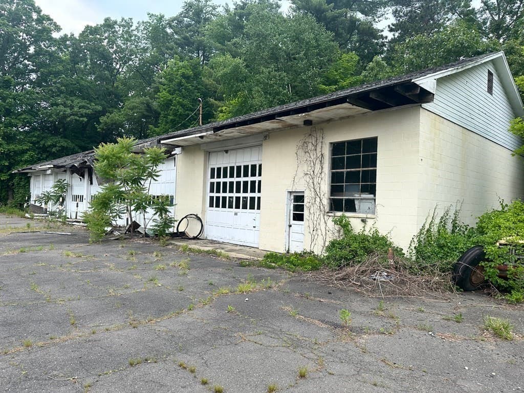 Commercial Sale at 214 Feeding Hills Rd, Southwick MA 01077, photo 13 of 18