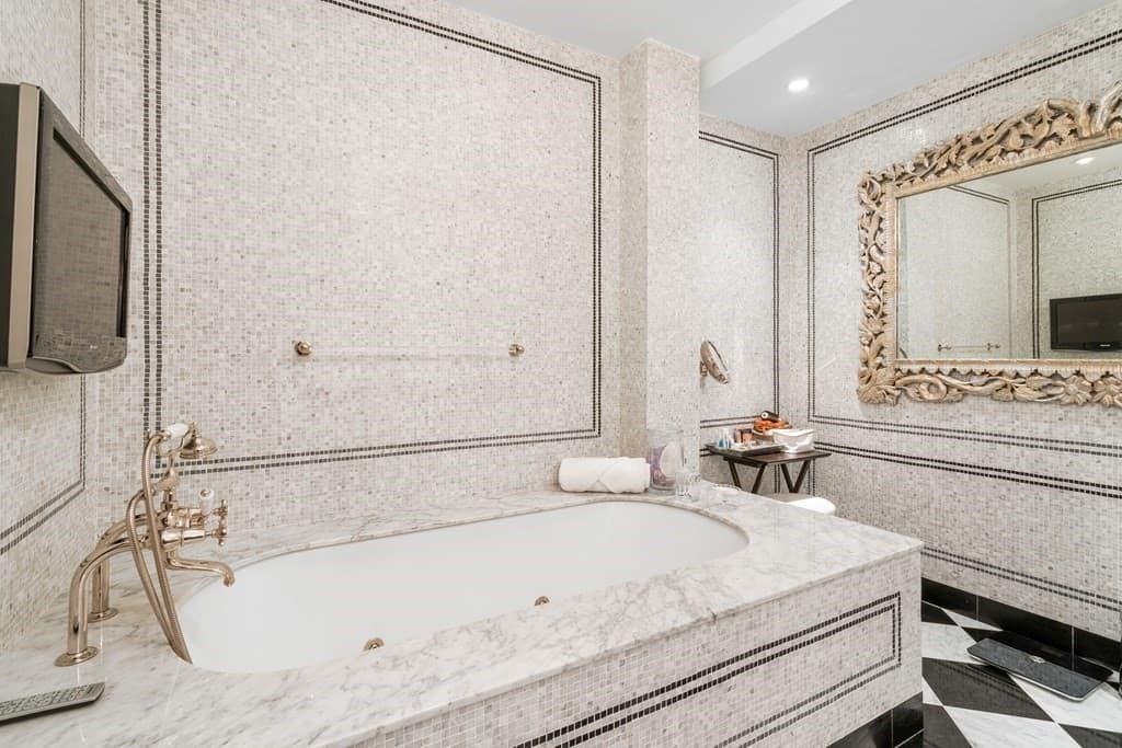 Condominium at 2 Avery Street, Boston MA 02111, photo 21 of 35