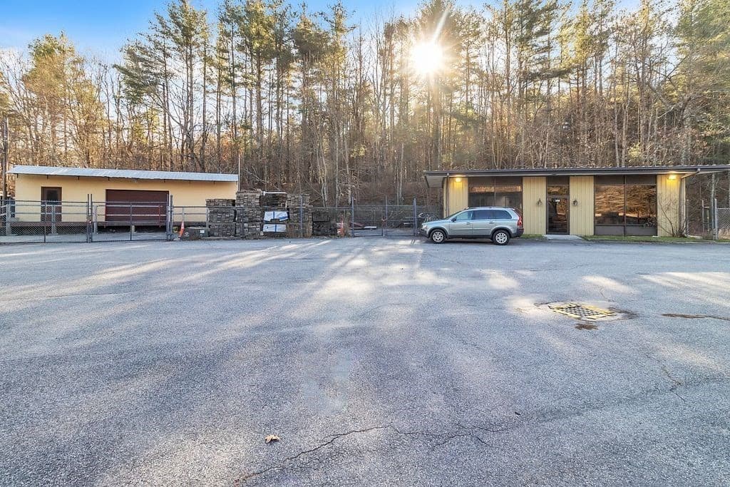 388 Palmer Rd, Ware MA 01082