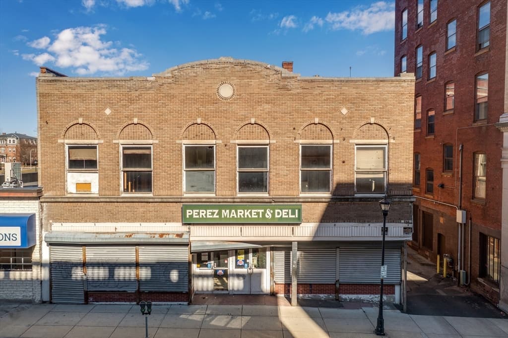 567-573 Dwight St, Holyoke MA 01040